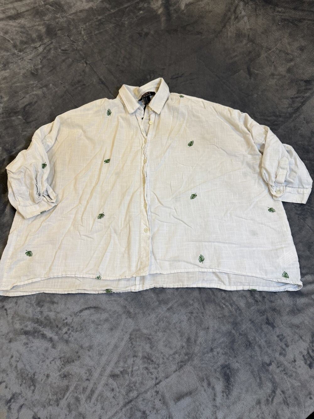 Forever 21 Retro White Button Up Blouse Embroidered Green Leaf Sz M Oversize